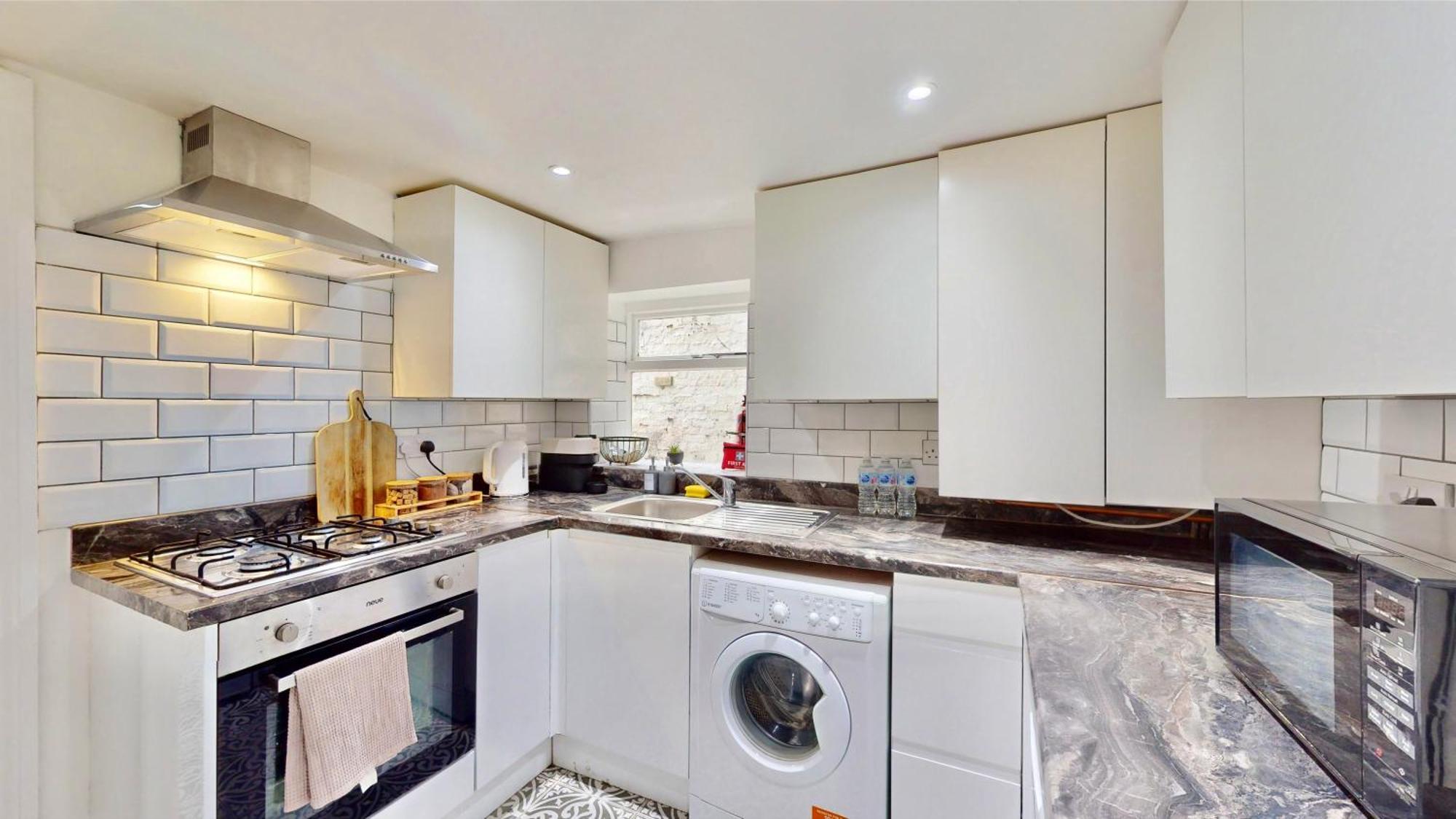 Tube & Notting Hill Nearby - Garden Flat Haven Apartment London Bagian luar foto