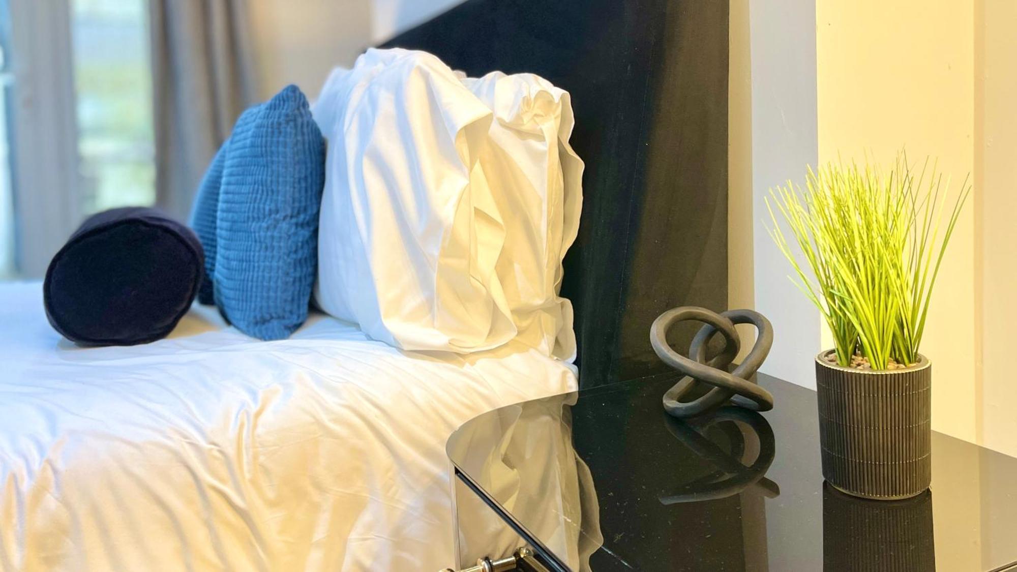 Tube & Notting Hill Nearby - Garden Flat Haven Apartment London Bagian luar foto