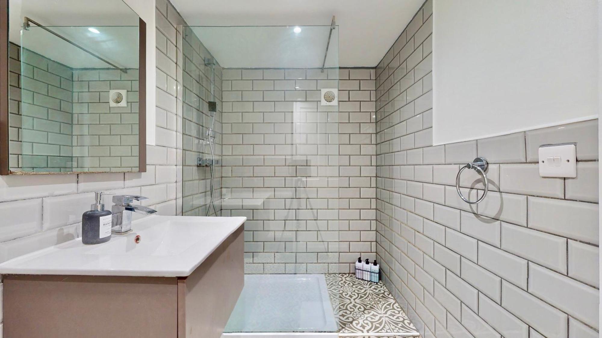 Tube & Notting Hill Nearby - Garden Flat Haven Apartment London Bagian luar foto